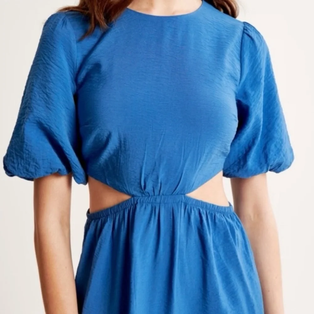 🆕 Abercrombie & Fitch | Blue Cutout Dress - Size S.
